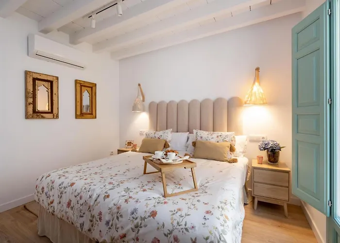 Chezmoihomes Gloria With Parking 别墅